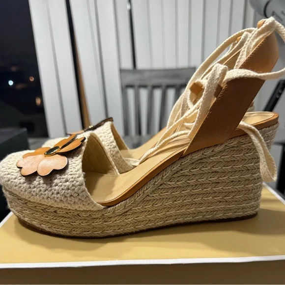 Michael Kors Women’s Kit Closed Toe Macrame and Jute Wedge With Floral Appliqué - Picture 12 of 15
